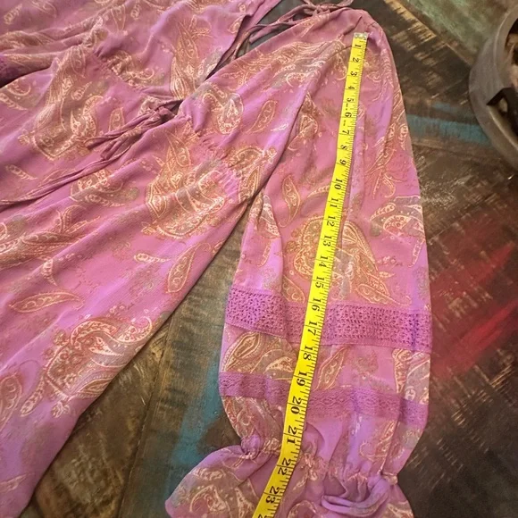 Urban Outfitters Mini Dress Pink Paisley Medium VNeck KeyHole back NWT. Boho - Picture 4 of 11